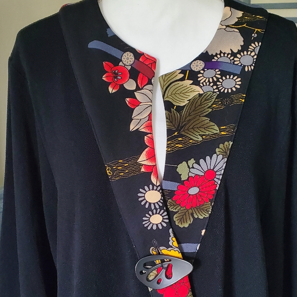 NWT Channa Floral Trim Black Kimono Cardigan. Size 2XL. - Picture 7 of 15